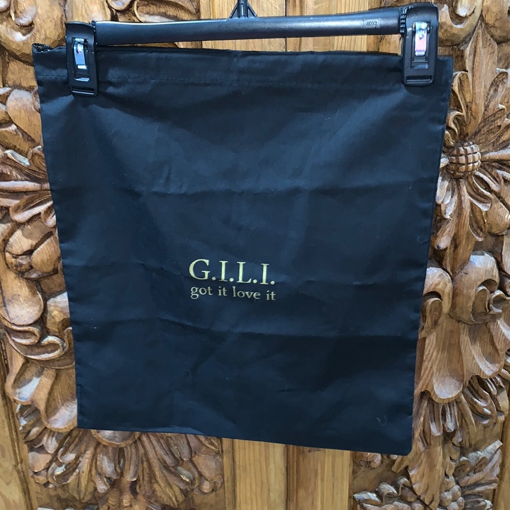 EUC GILI black dust bag
